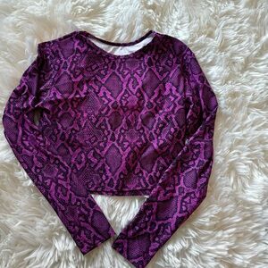 LiCiFit- Ling sleeve Crop Top